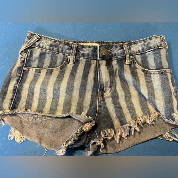 Free People Jean stripe Shorts Sz. 28 summer beach - Picture 1 of 3